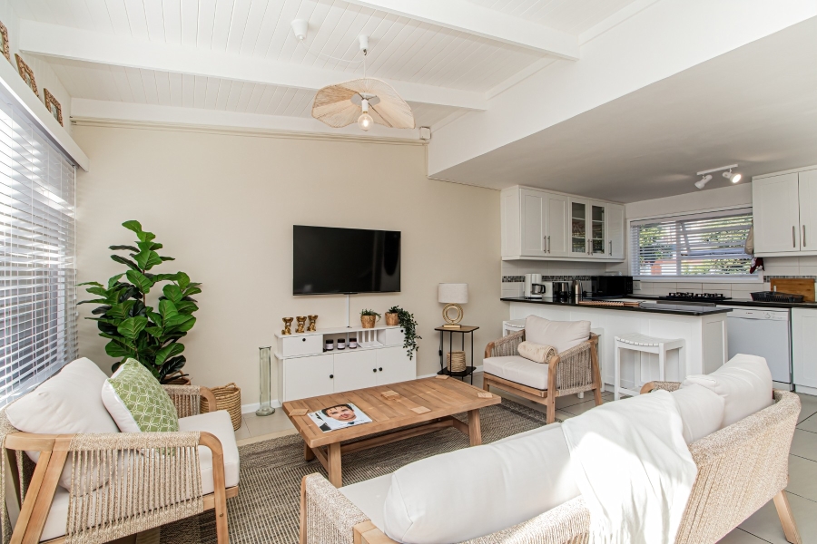 4 Bedroom Property for Sale in Upper Main Street Western Cape